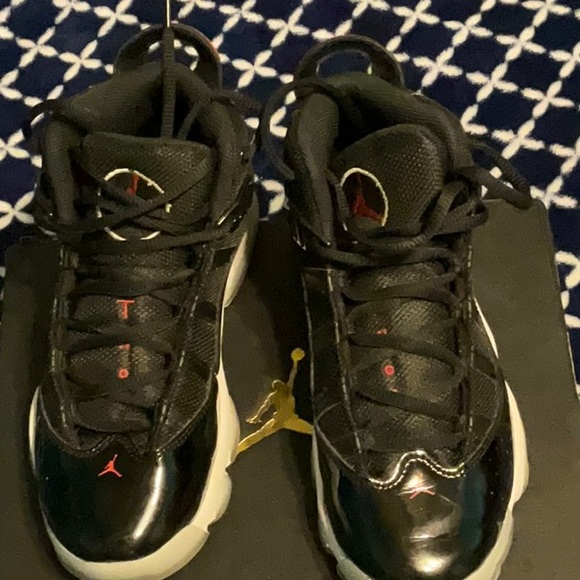 Jordan 1MID, size2, color:black. Lightly used in great condition! - Picture 4 of 4